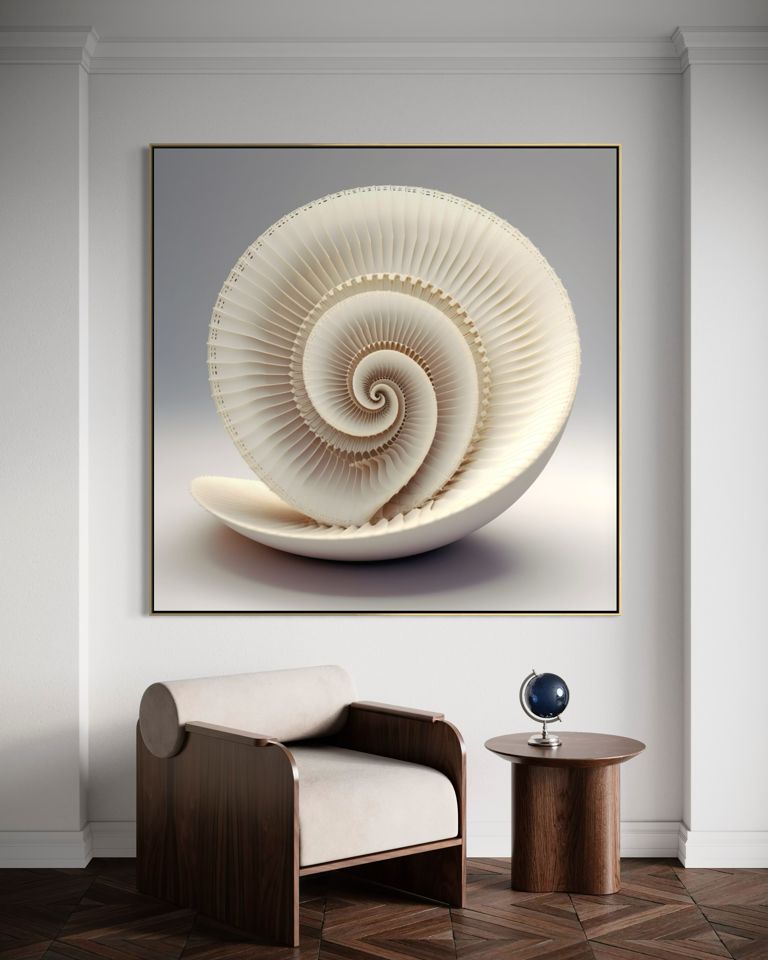 Ivory Nautilus Minimalist à côté d’un fauteuil dans un salon clair